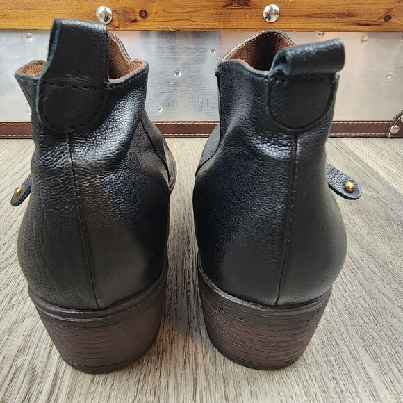 NWOB Eric Michael London Leather Ankle Booties size 6 - Picture 4 of 11